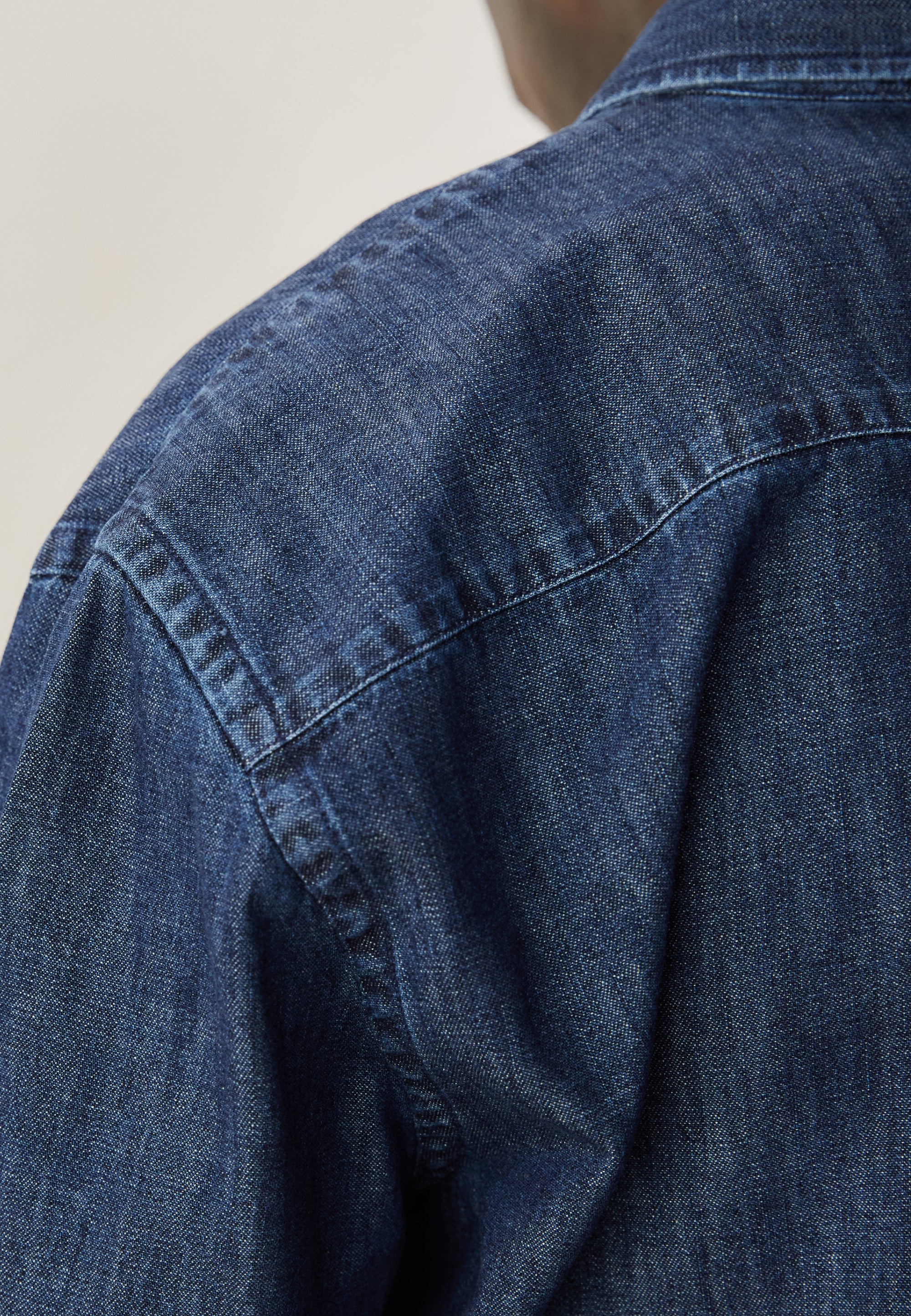 La chemise en jean - Image 4